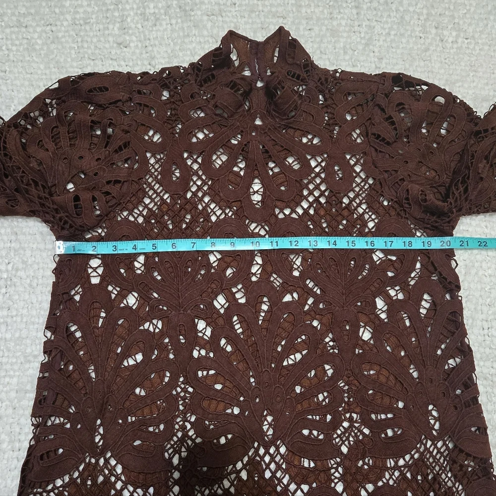Boston Proper Chocolate Brown Crochet Lace High-Low Top Mock Neck Size Medium - Picture 12 of 13